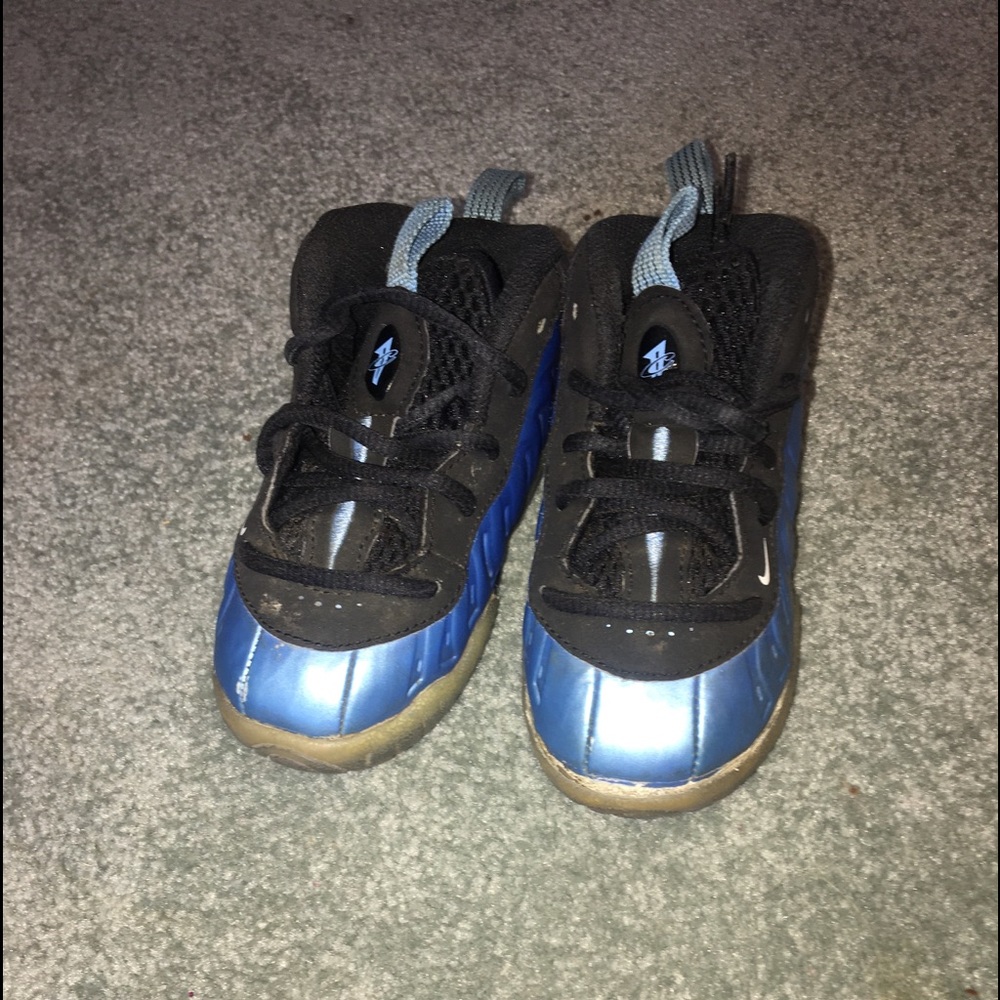 Nike foams 5 and 6 in babies sizes